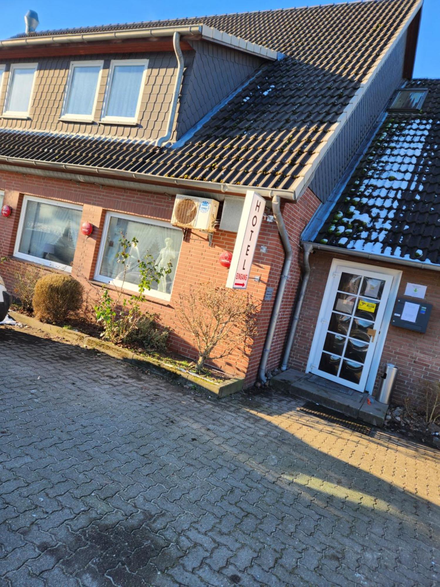 & Restaurant Heidekrug In Pinneberg Hotel