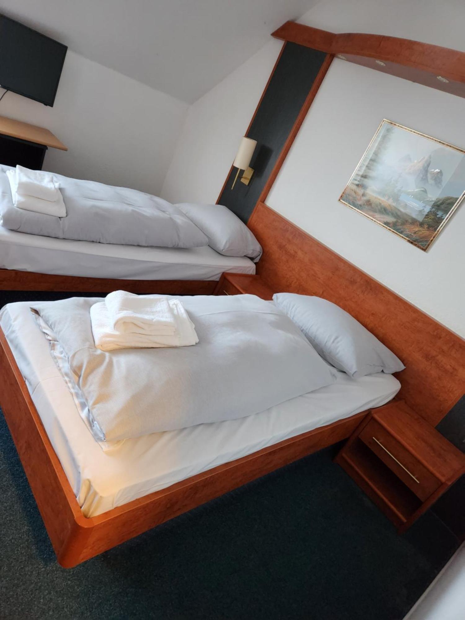 Hotel & Restaurant Heidekrug In Pinneberg 3*
